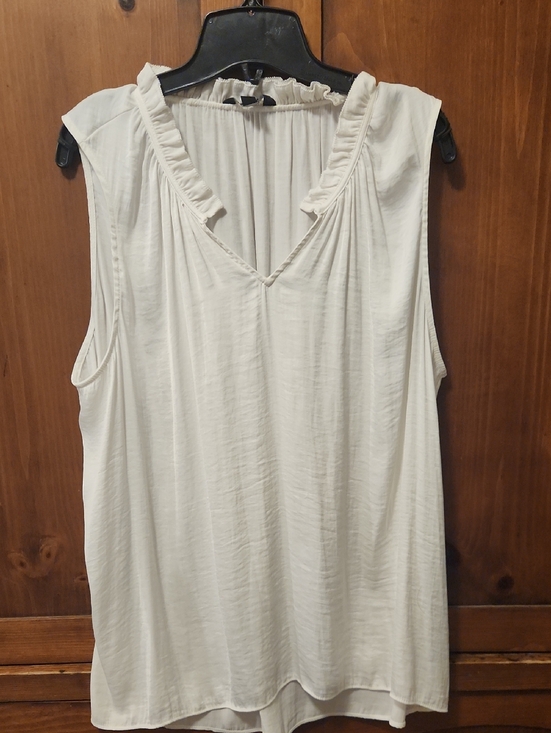 Vera Wang Tops - Vera Wang Women's Cream Ruffle V-Neck Sleeveless Top